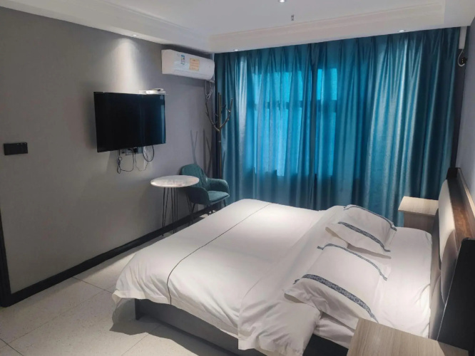 Dingbian Donggang Hotel