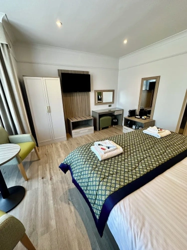 Deluxe Suite