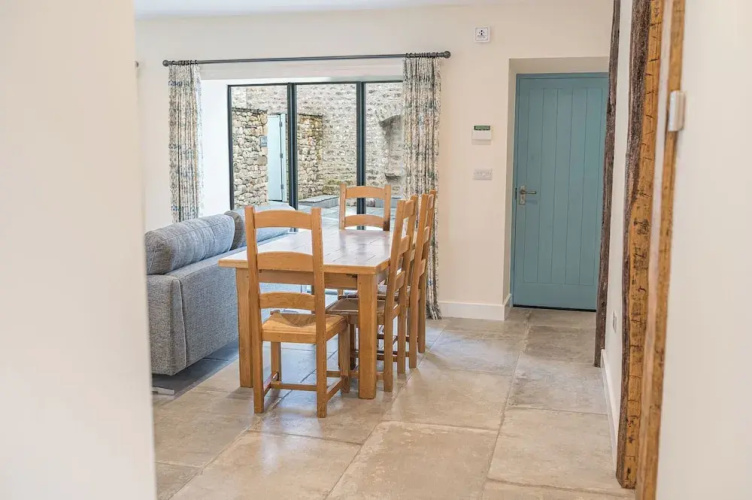 No 3 The Coach House
