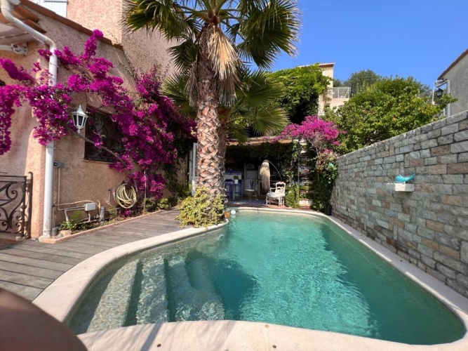 Standard Double room with pool view
