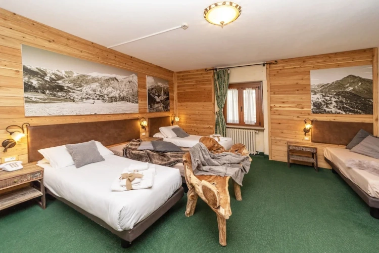 Classic Quadruple room
