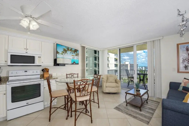 Estero Beach & Tennis 806-b