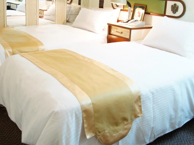 Famouse Hotel