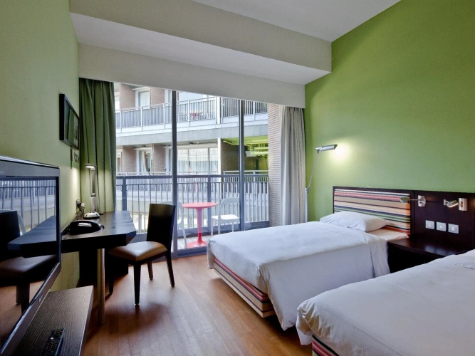 Standard Twin room with balcony