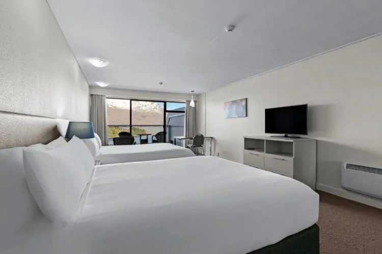 Superior Twin room with lake view