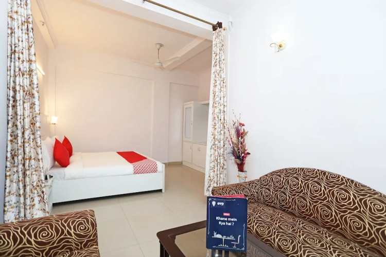 OYO 11327 Hotel R Paradise