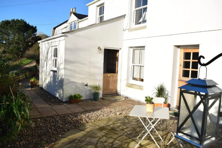 6 Trungle Terrace