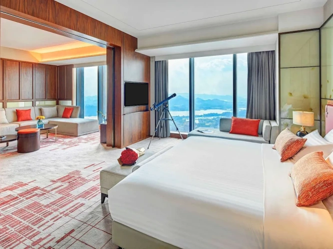 Deluxe Double Club Suite with river view