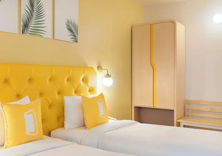Standard Twin room with city view