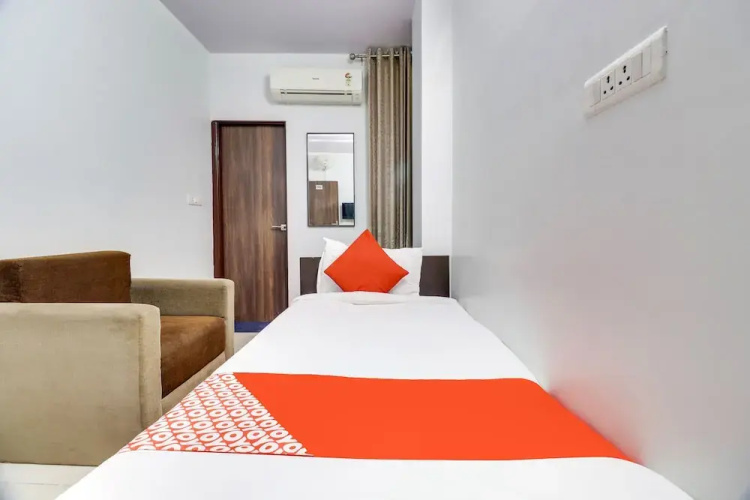 Oyo 6697 Hotel Green Lemon