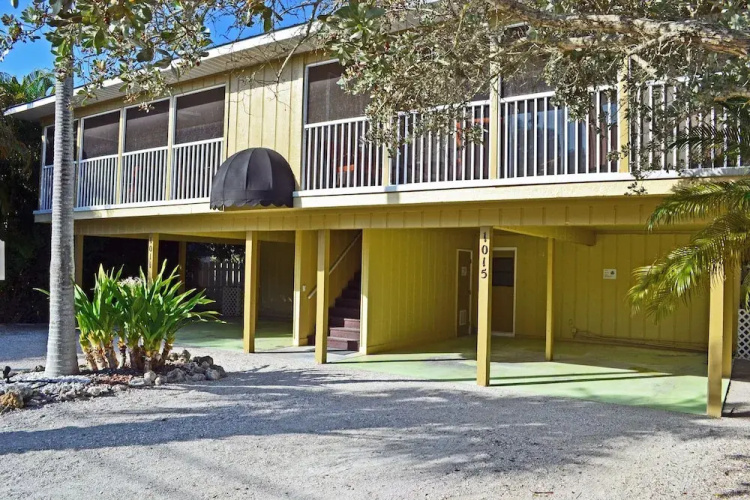 Holiday House 2