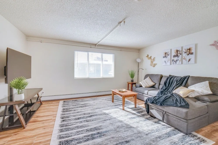 2 Bedrooms Apartment
