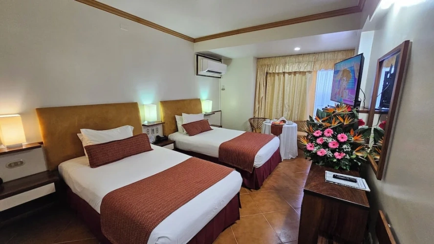 Standard Twin room with sea view