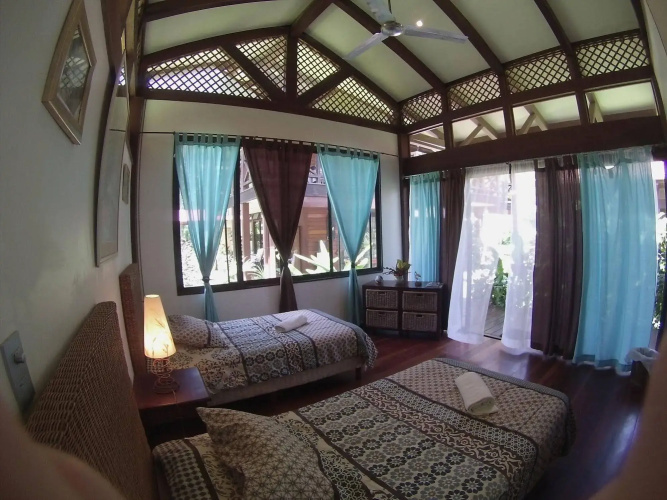 Kenaki Lodge
