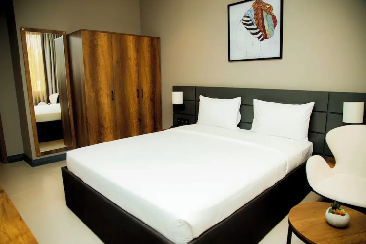 New Amaan Hotel