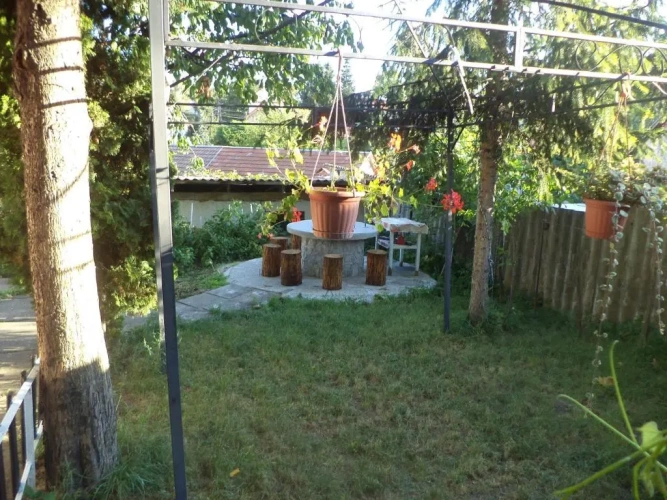 2 Bedrooms Cottage