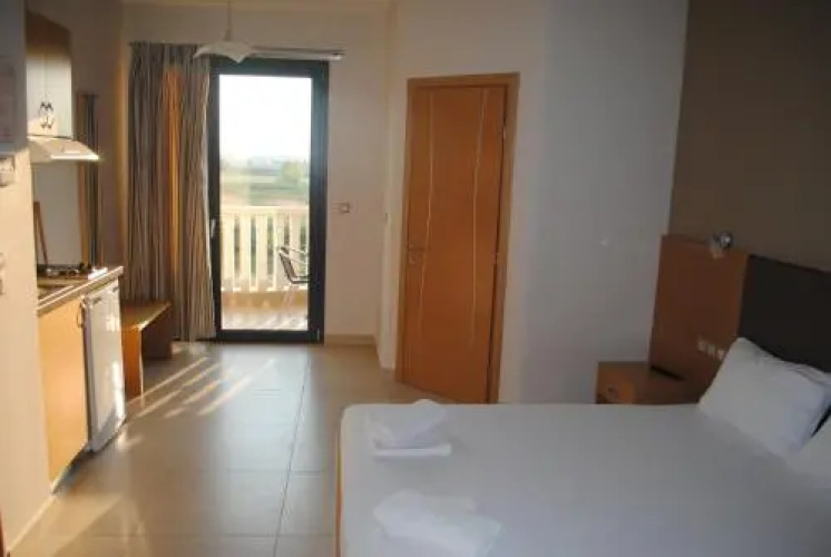 Niriides Studios And Apartments