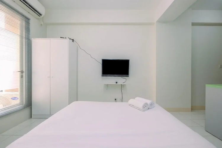 Contemporary Studio at Podomoro Golf View Apartment