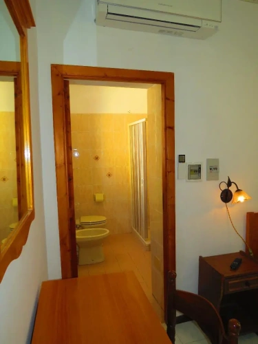 1 Bedroom Standard Double room with balcony