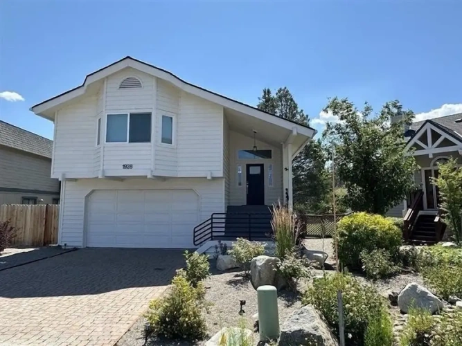3 Bedrooms Cottage with balcony