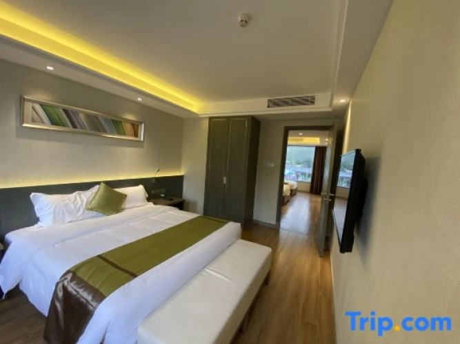 Deluxe Family Suite