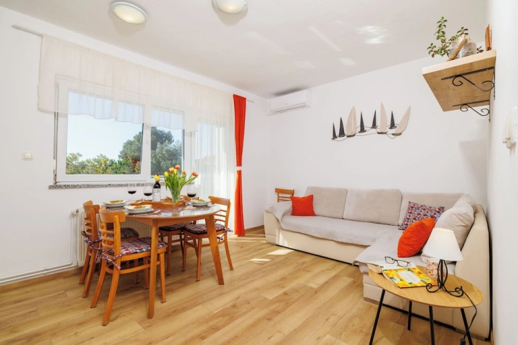 Apartment with balcony