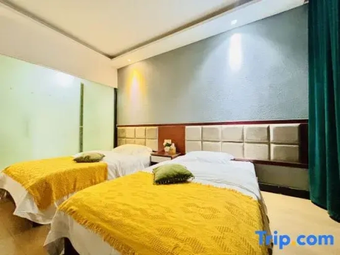 Standard Twin room with river view