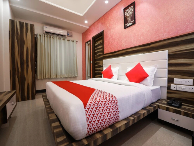 OYO 15556 Hotel Wind Palace