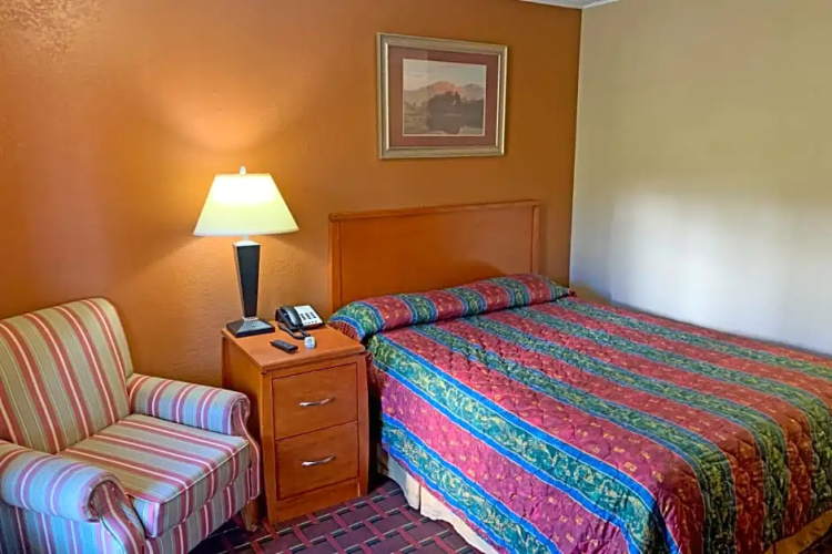 Scottish Inn Knoxville
