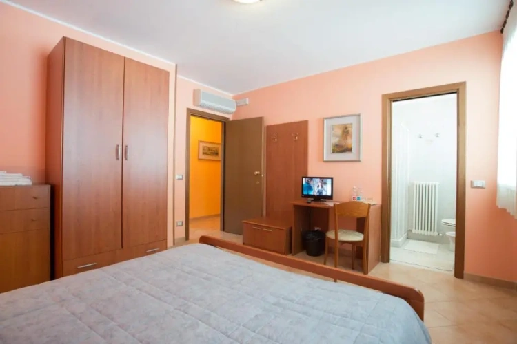 Deluxe room with balcony and with view