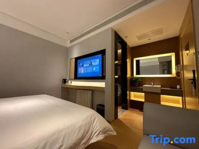 Seasonal Hotel