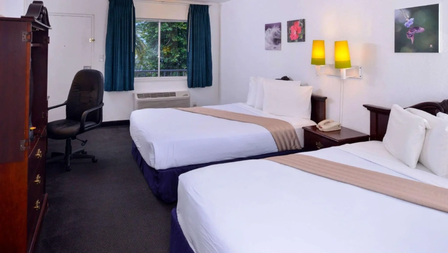 Standard Quadruple room