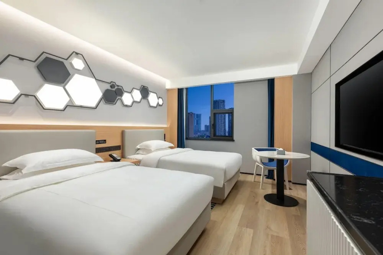Microtel by Wyndham Chengdu Jinniu