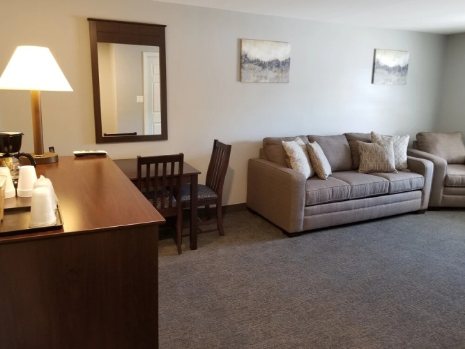Mt Madison Inn & Suites