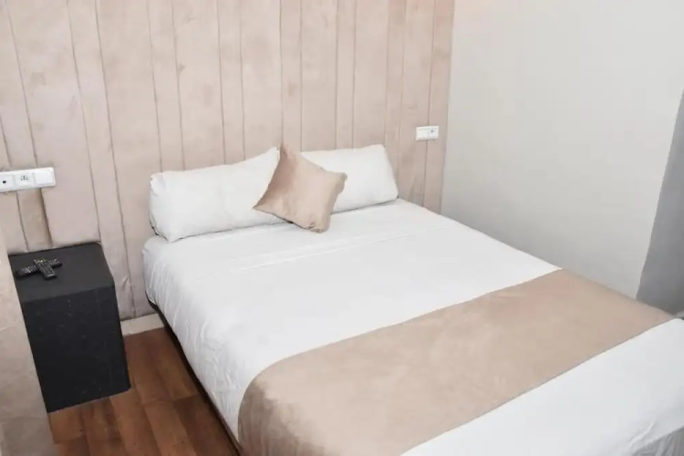 Cadé Hotel