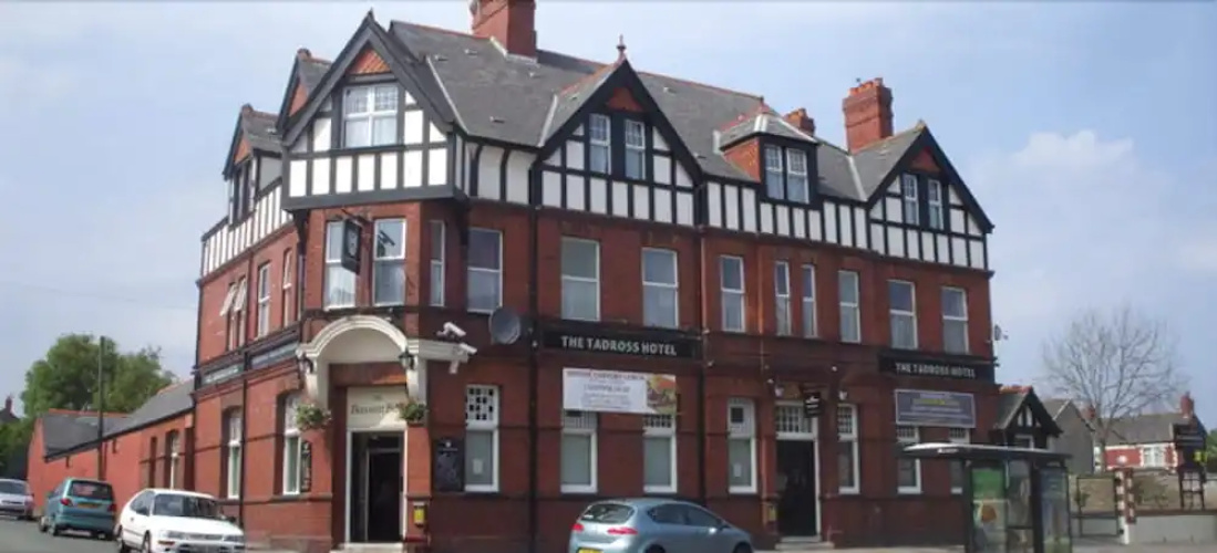 Tadross Hotel