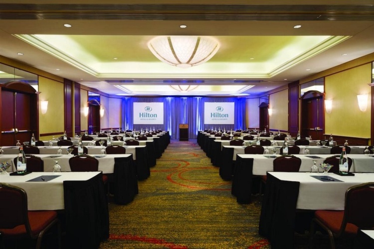 Hilton Chicago/Magnificent Mile Suites photo 18