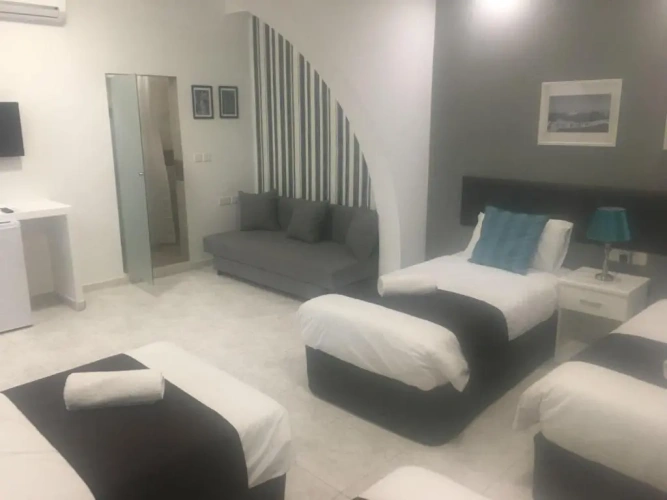 Deluxe Quadruple room