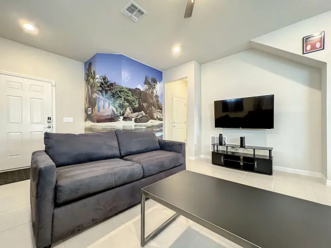 Windsor Island Vacation Pool Home
