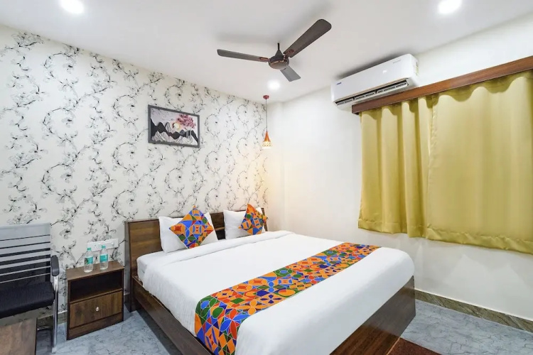 Fabhotel Elite Inn