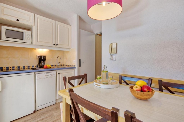 1 Bedroom Apartment with garden view