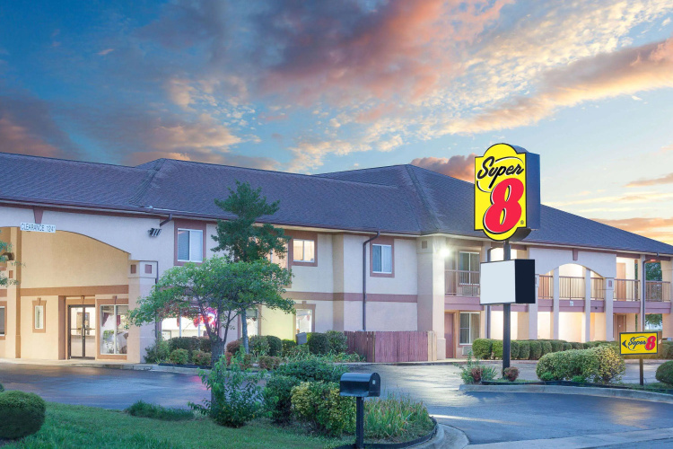 Super 8 By Wyndham Decatur Priceville - Decatur, AL