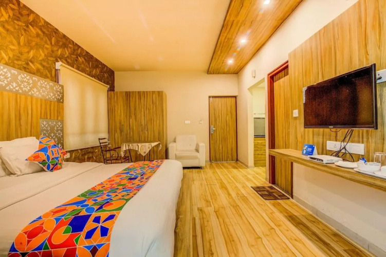 FabHotel iOliten