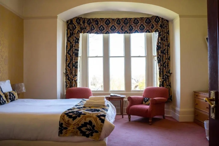 Farnley Tower Guesthouse