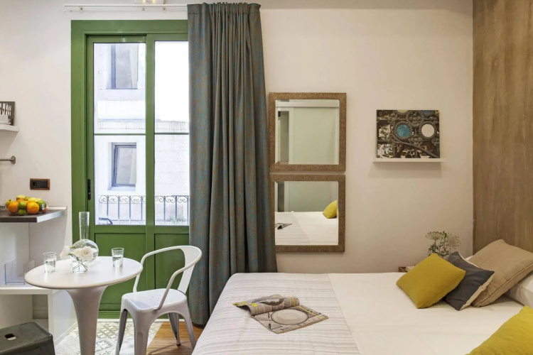 Ainb Born-damas Apartments