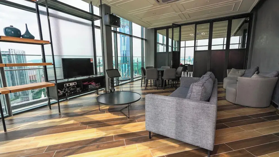 Ceylonz Suites by Mana Mana