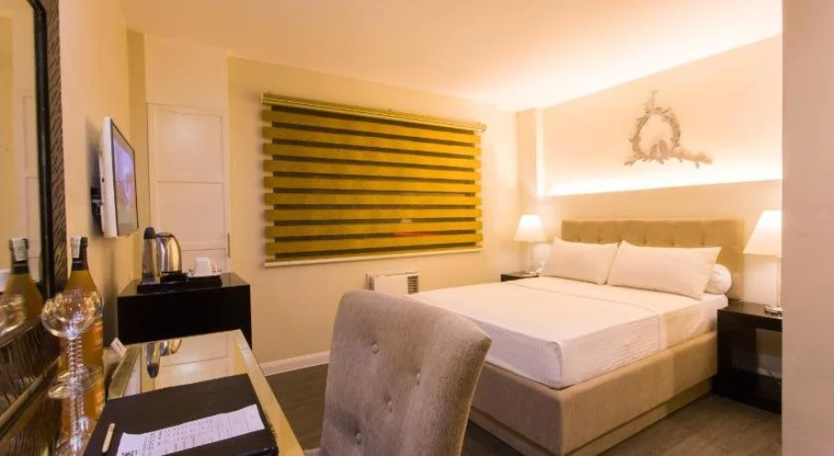 L Square Hotel