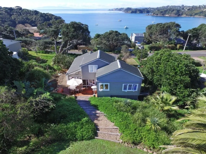 3 Bedrooms Cottage
