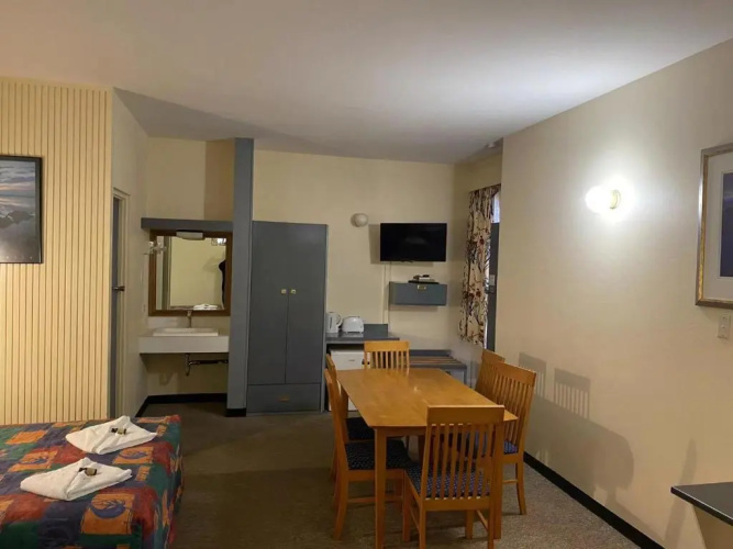 Gateway Motor Inn