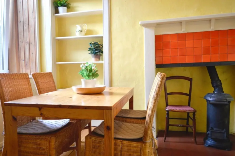 Central and Homely 1 Bedroom Flat